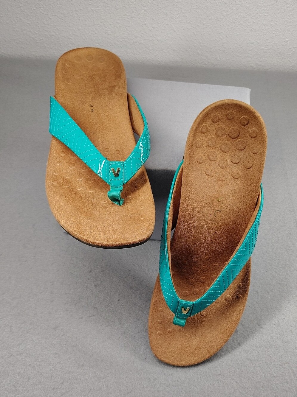 Vionic Seafoam Green Sandals Size 11